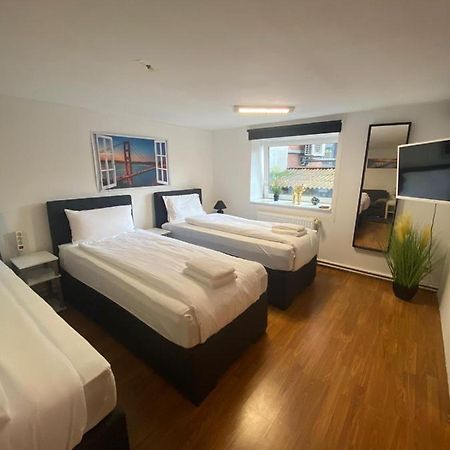 City Apartments Direkt Am Hauptbahnhof - Perfekt Fuer Pendler Und Monteure Neumuenster Exterior photo